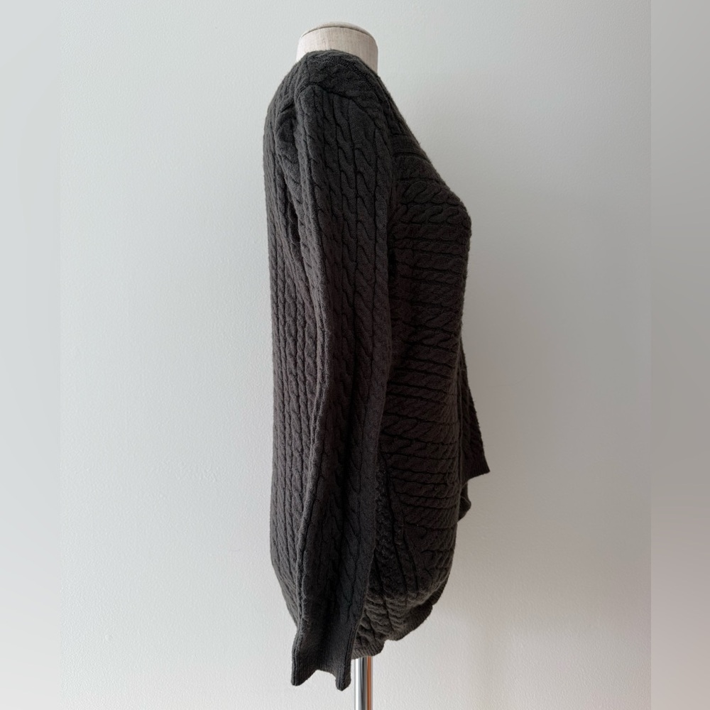 Evolution by Cyrus Aneesa Cable Knit Asymmetric Hem Sweater Olive Green Sz M - Picture 7 of 11